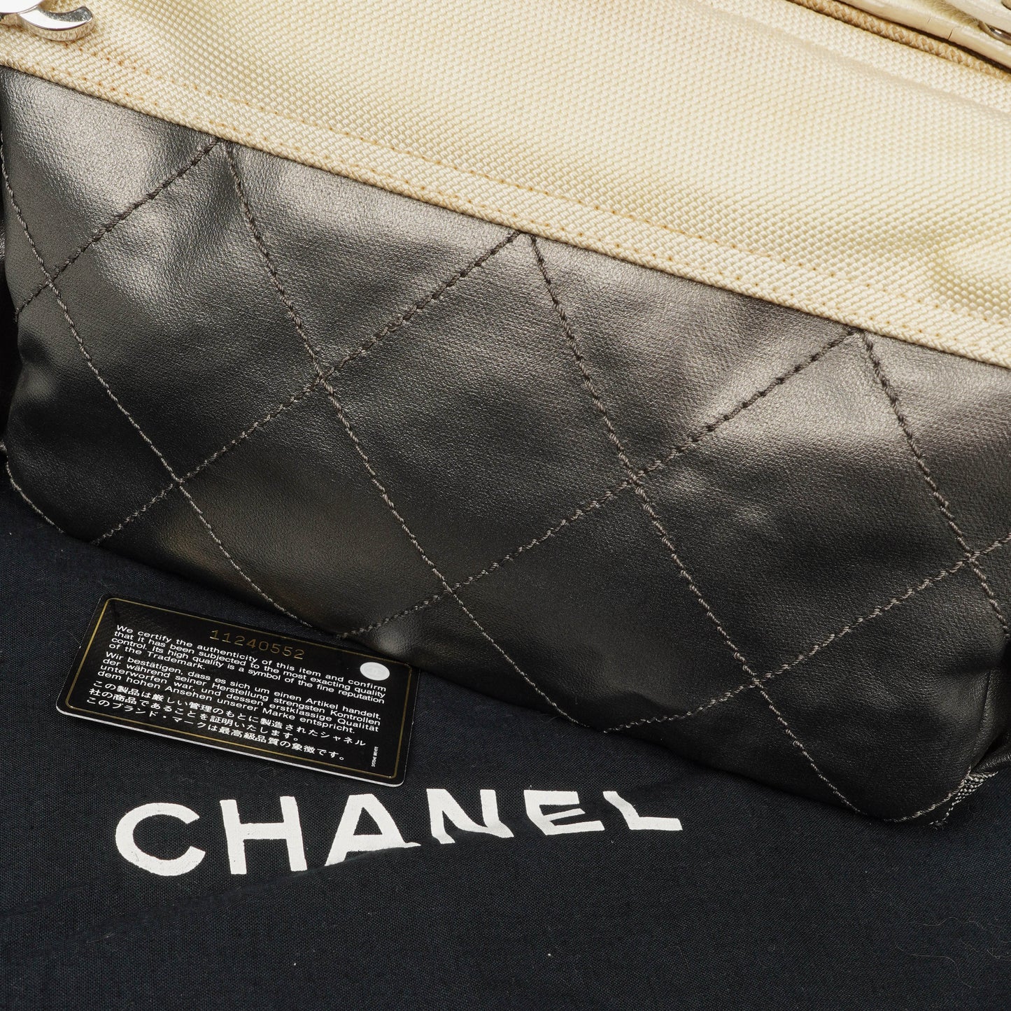 Chanel Paris-Biarritz Hobo Tasche in Silber und Creme