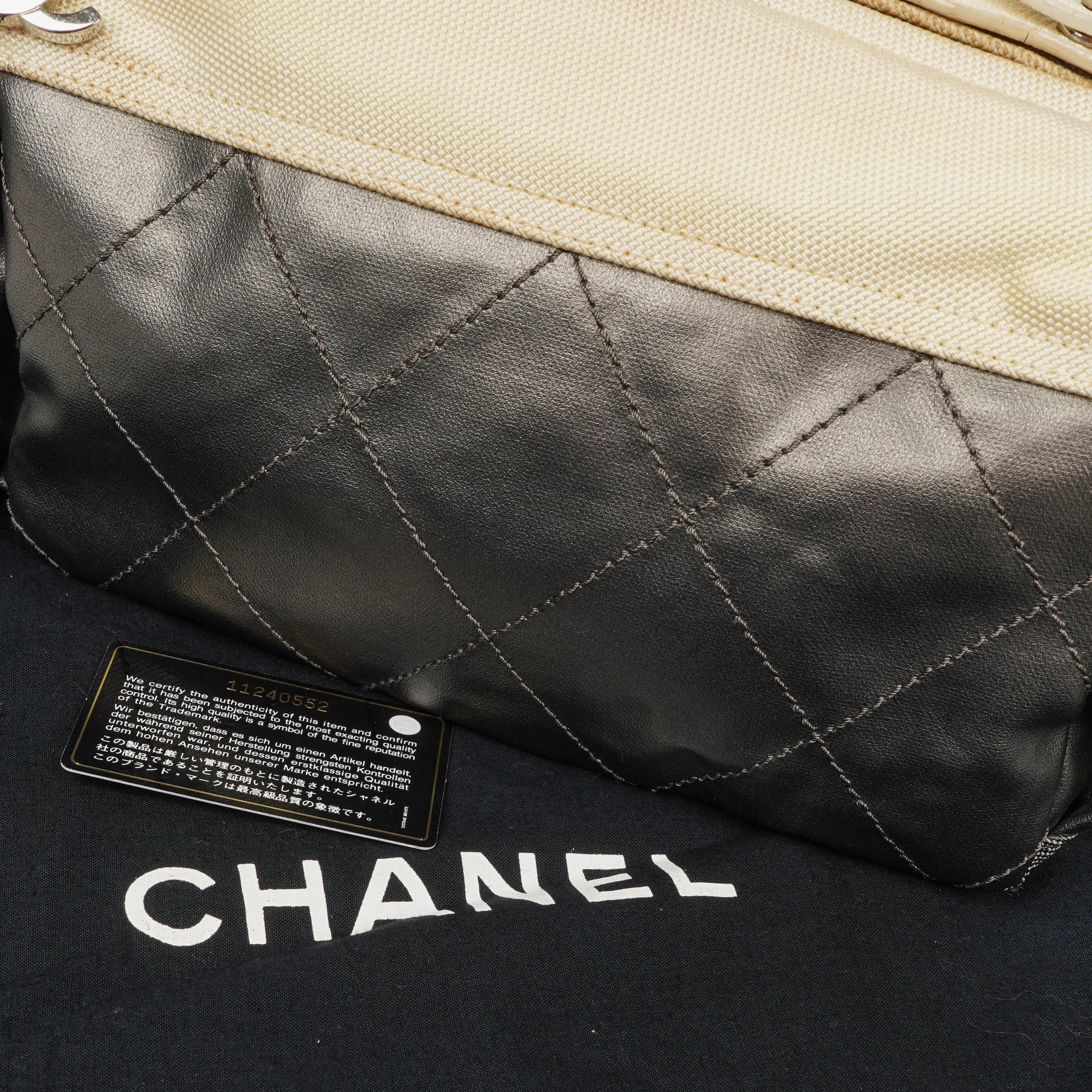 Chanel Paris-Biarritz Hobo Tasche in Silber und Creme