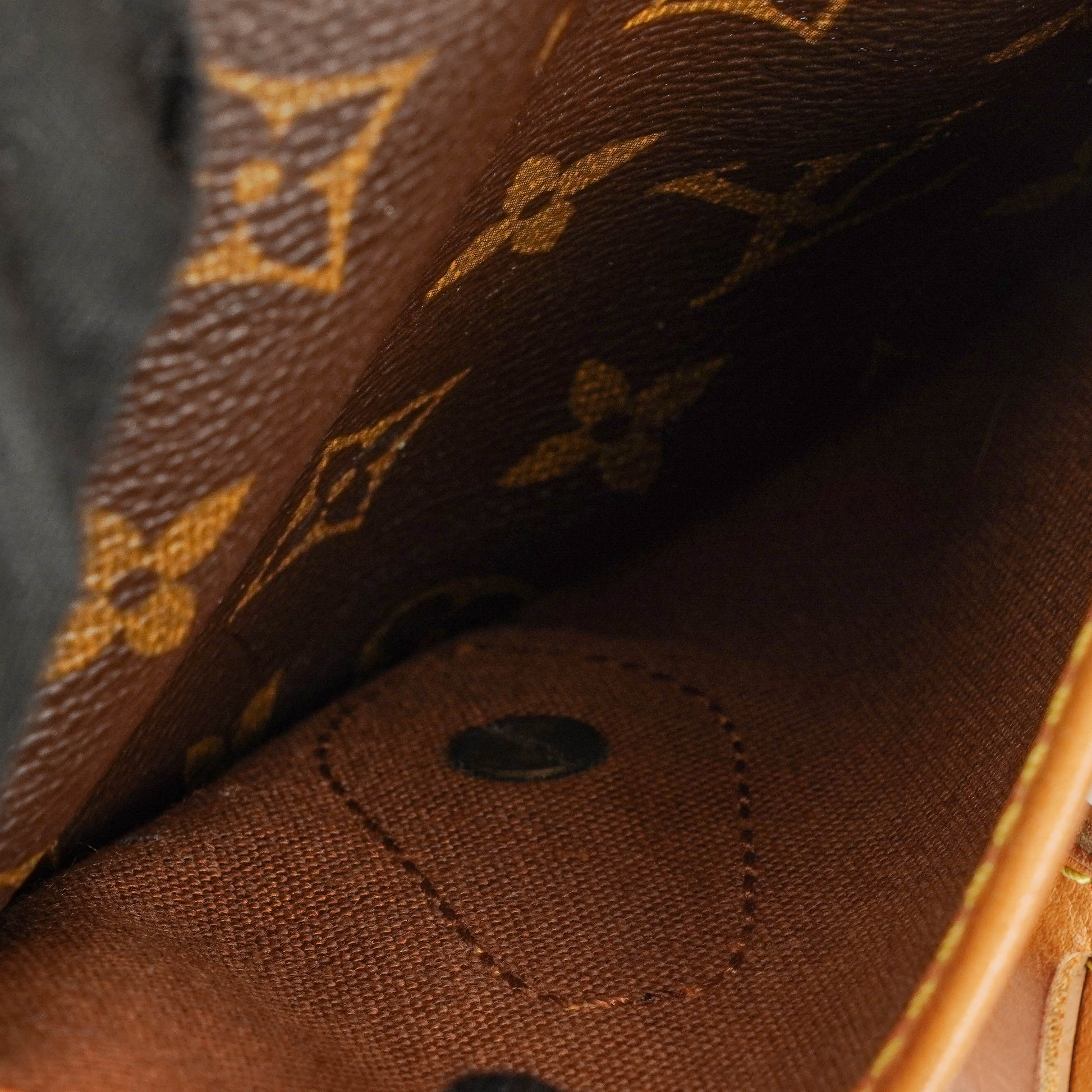Louis Vuitton Vintage Sac Gibeciere MM Tasche aus Monogramm-Canvas