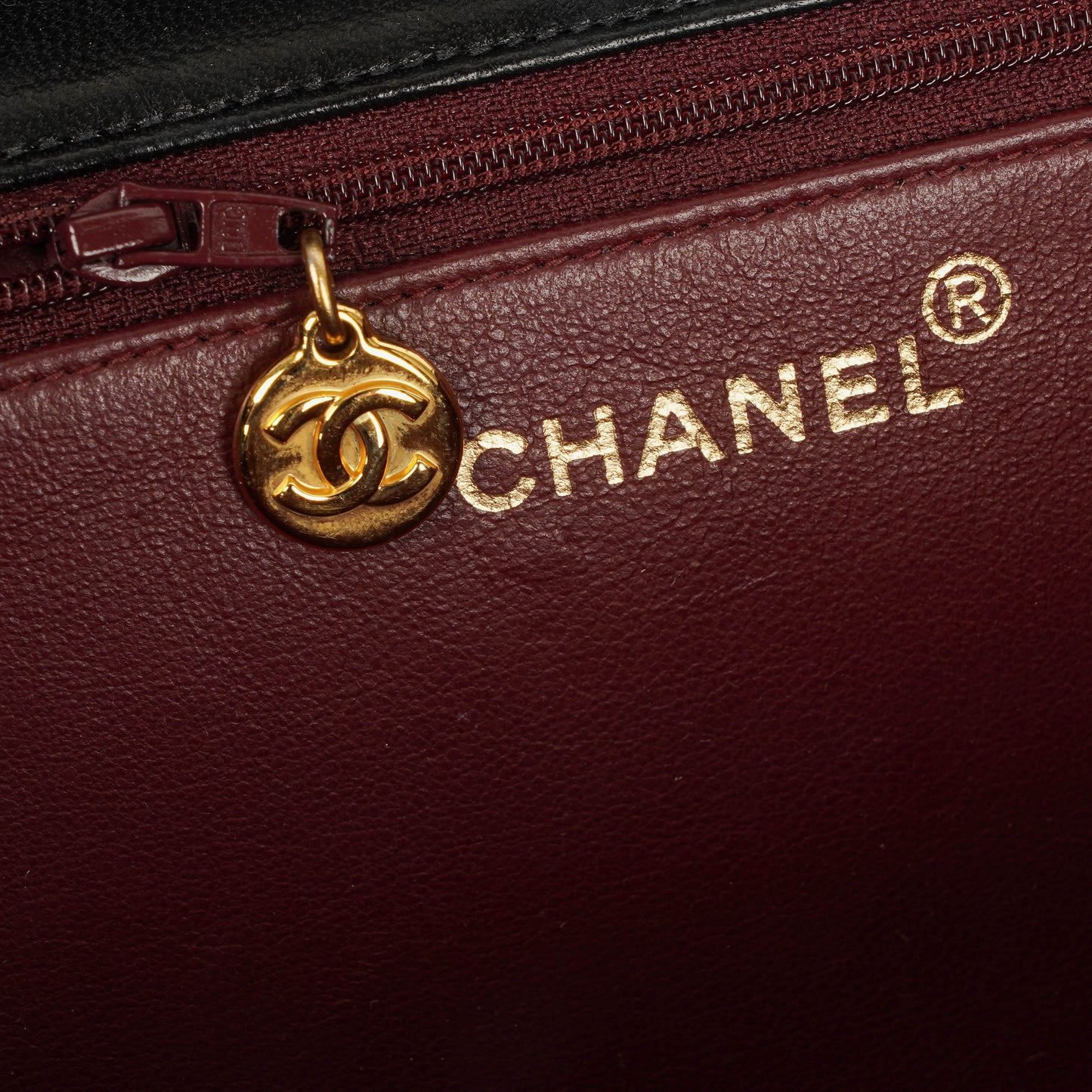 Chanel Medium Classic Single Flap Tasche aus schwarzem gestepptem Lammleder mit 24K vergoldeten Beschlägen