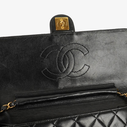 Chanel Medium Classic Single Flap Tasche aus schwarzem gestepptem Lammleder mit 24K vergoldeten Beschlägen
