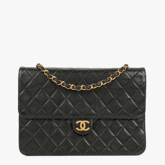 Chanel Medium Classic Single Flap Tasche aus schwarzem gestepptem Lammleder mit 24K vergoldeten Beschlägen