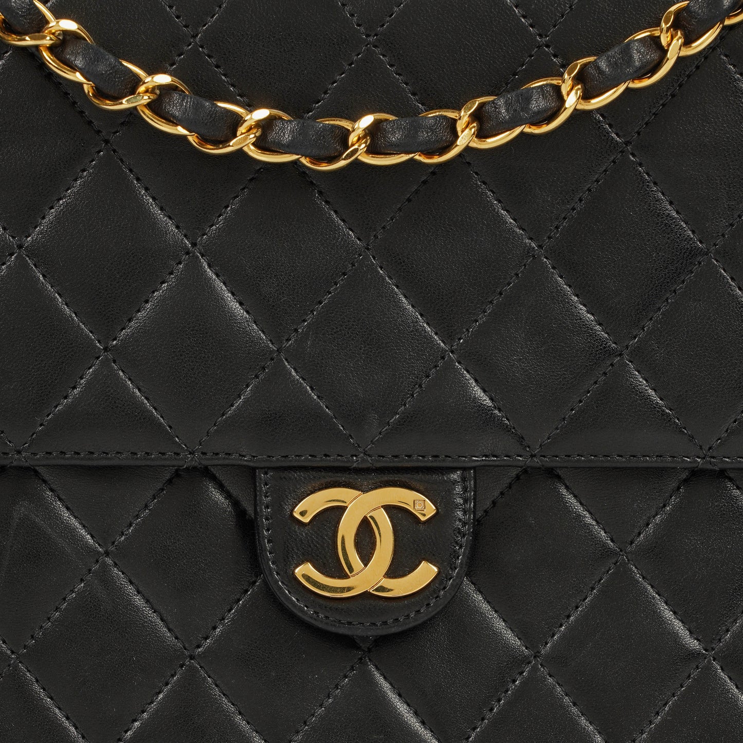 Chanel Medium Classic Single Flap Tasche aus schwarzem gestepptem Lammleder mit 24K vergoldeten Beschlägen