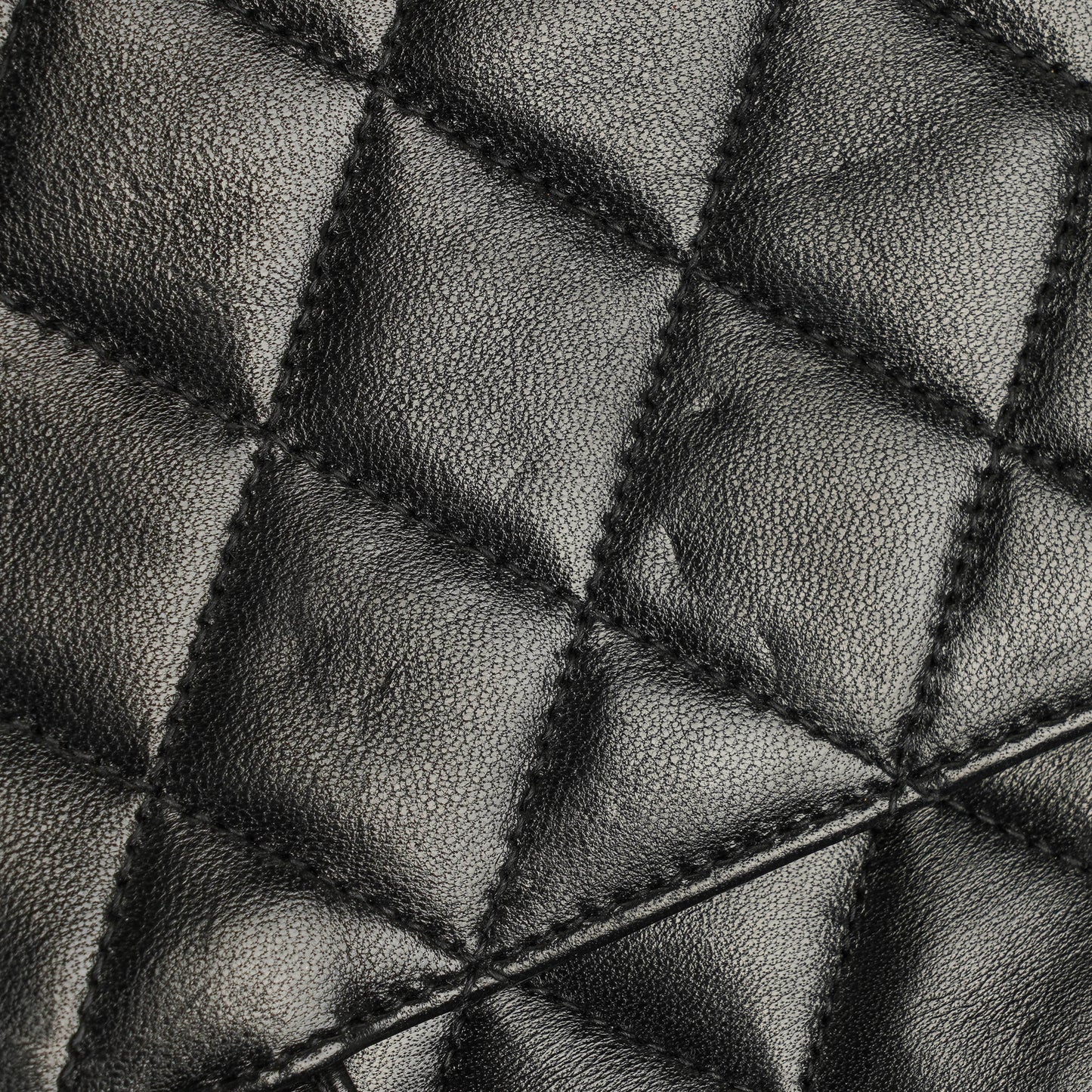 Chanel Medium Classic Single Flap Tasche aus schwarzem gestepptem Lammleder mit 24K vergoldeten Beschlägen