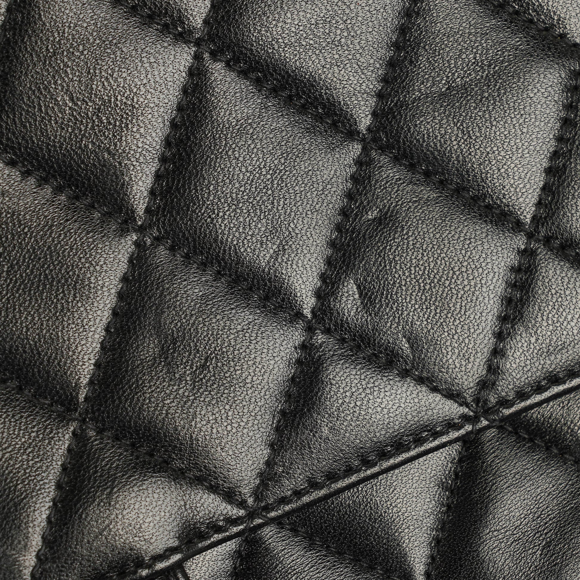 Chanel Medium Classic Single Flap Tasche aus schwarzem gestepptem Lammleder mit 24K vergoldeten Beschlägen