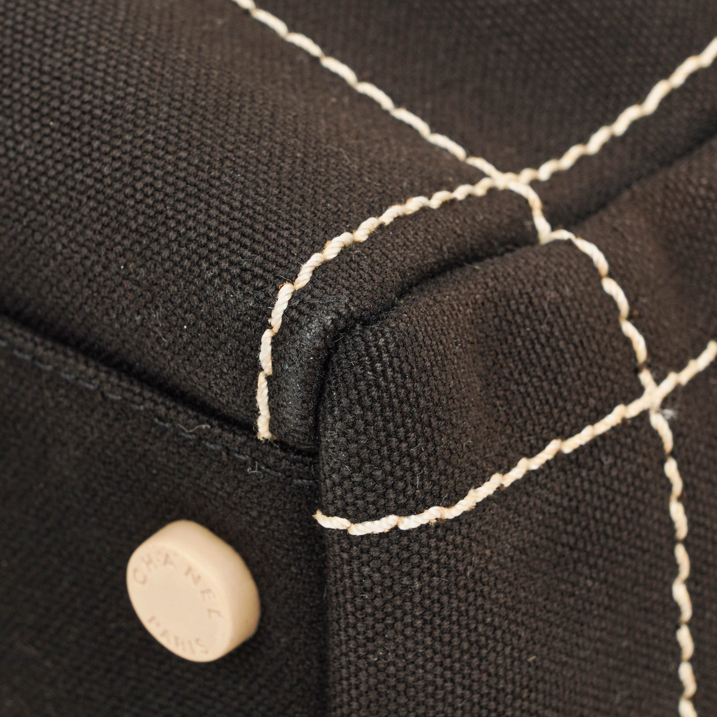 Chanel Boston Tasche aus schokoladenfarbenem Canvas mit braunen Nähten