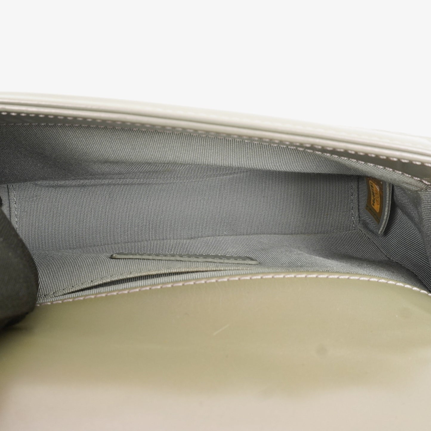 Chanel kleine Boy Flap Tasche aus helllila irisierendem glänzendem Kalbsleder