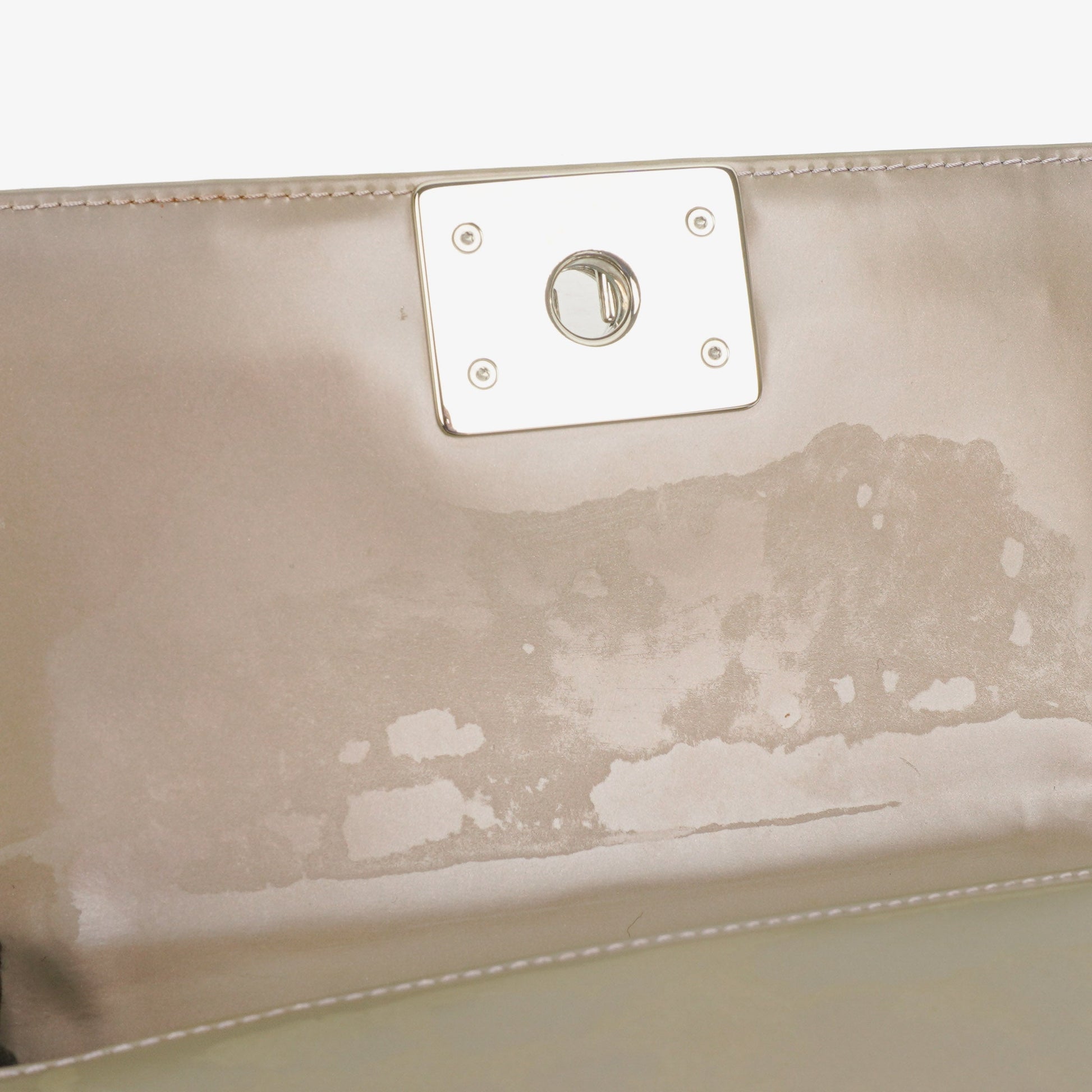 Chanel kleine Boy Flap Tasche aus helllila irisierendem glänzendem Kalbsleder