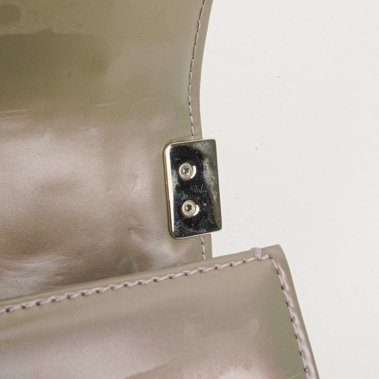 Chanel kleine Boy Flap Tasche aus helllila irisierendem glänzendem Kalbsleder