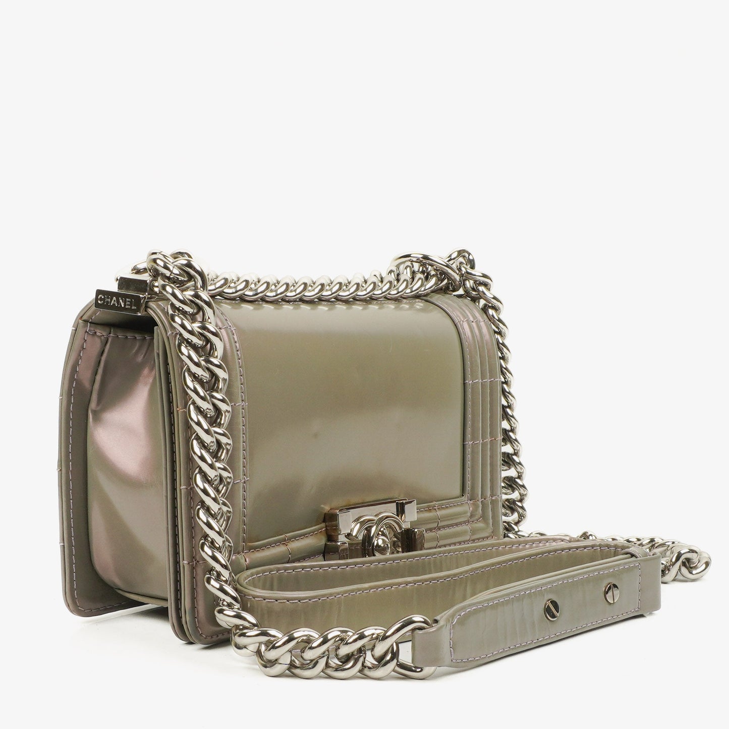 Chanel kleine Boy Flap Tasche aus helllila irisierendem glänzendem Kalbsleder
