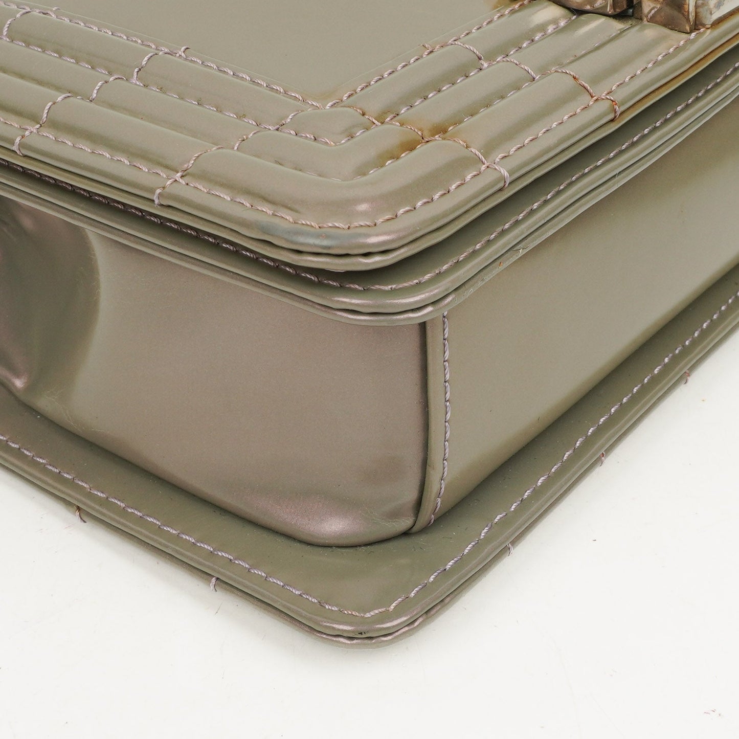 Chanel kleine Boy Flap Tasche aus helllila irisierendem glänzendem Kalbsleder