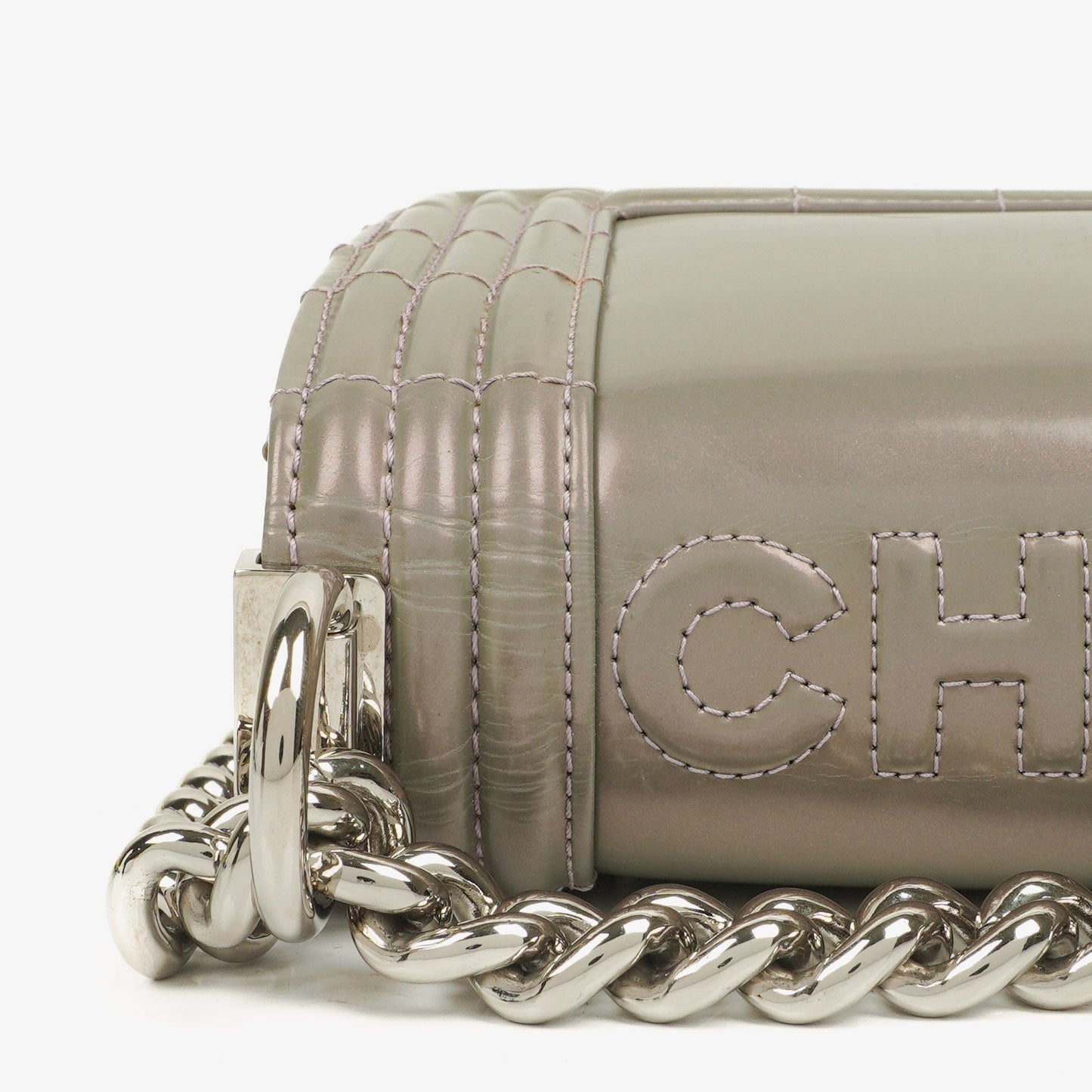Chanel kleine Boy Flap Tasche aus helllila irisierendem glänzendem Kalbsleder