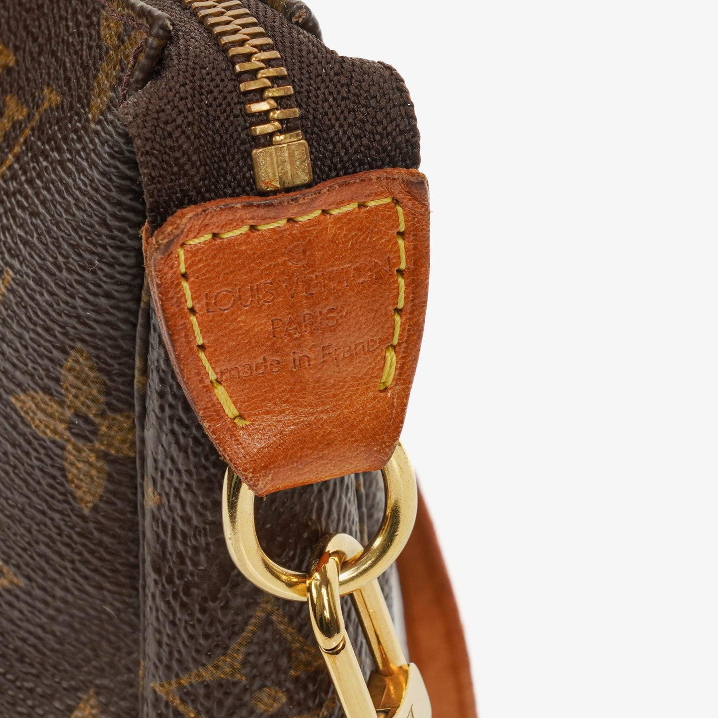 Louis Vuitton Pochette Accessoires Monogram Canvas Clutch Handtasche