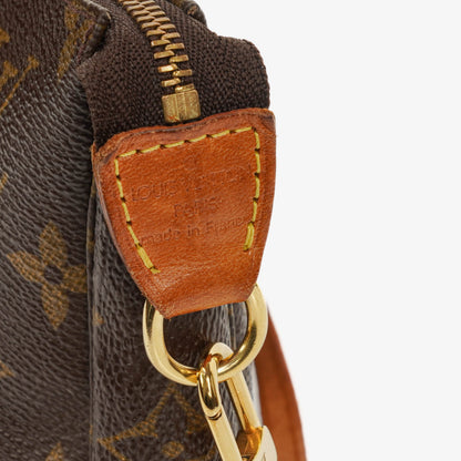 Louis Vuitton Pochette Accessoires Monogram Canvas Clutch Handtasche