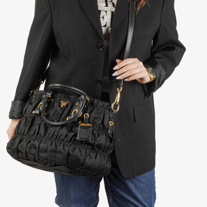 Prada Tessuto Gaufre Nero Tasche