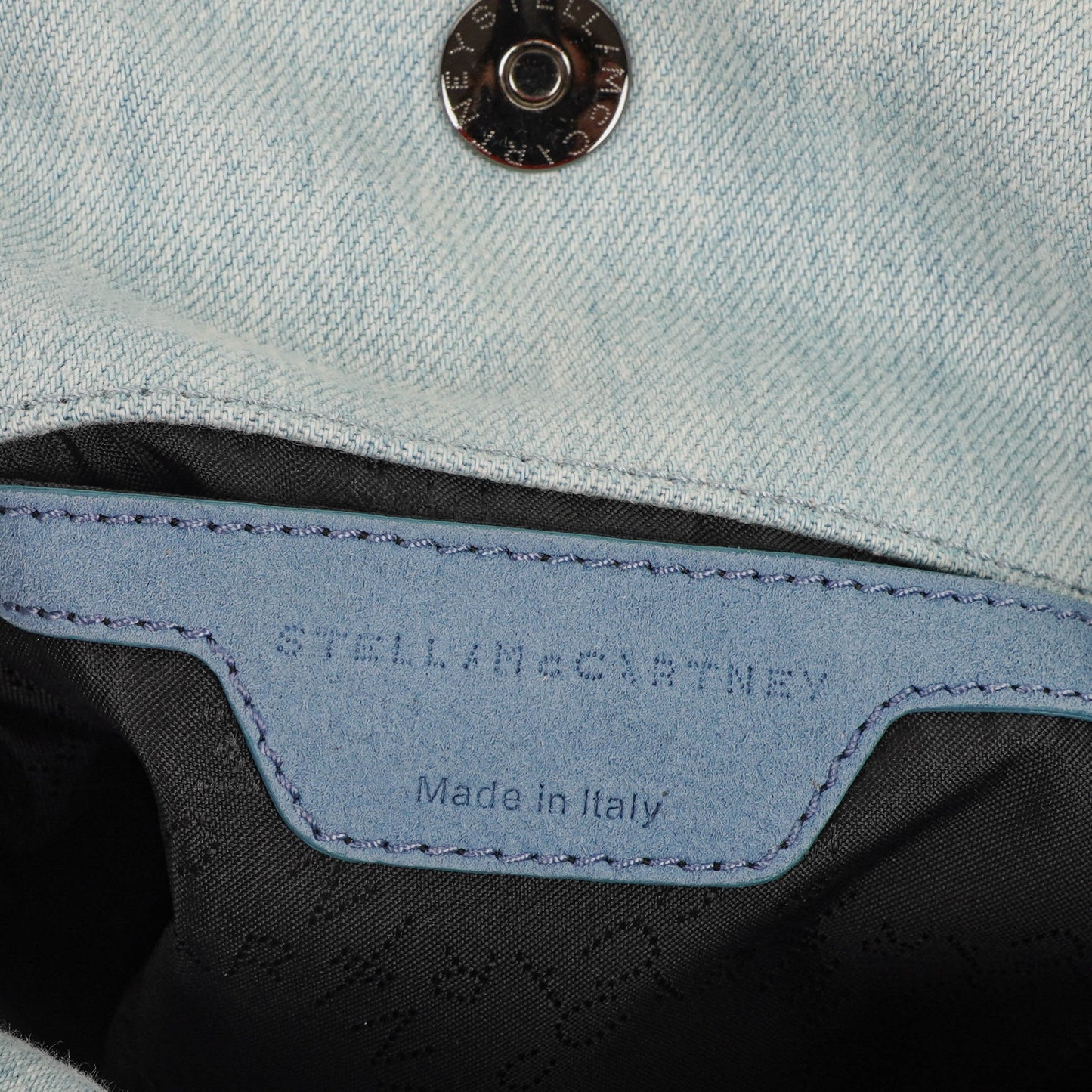 Stella McCartney Falabella Mini Tote aus blauem Denim mit Blumen