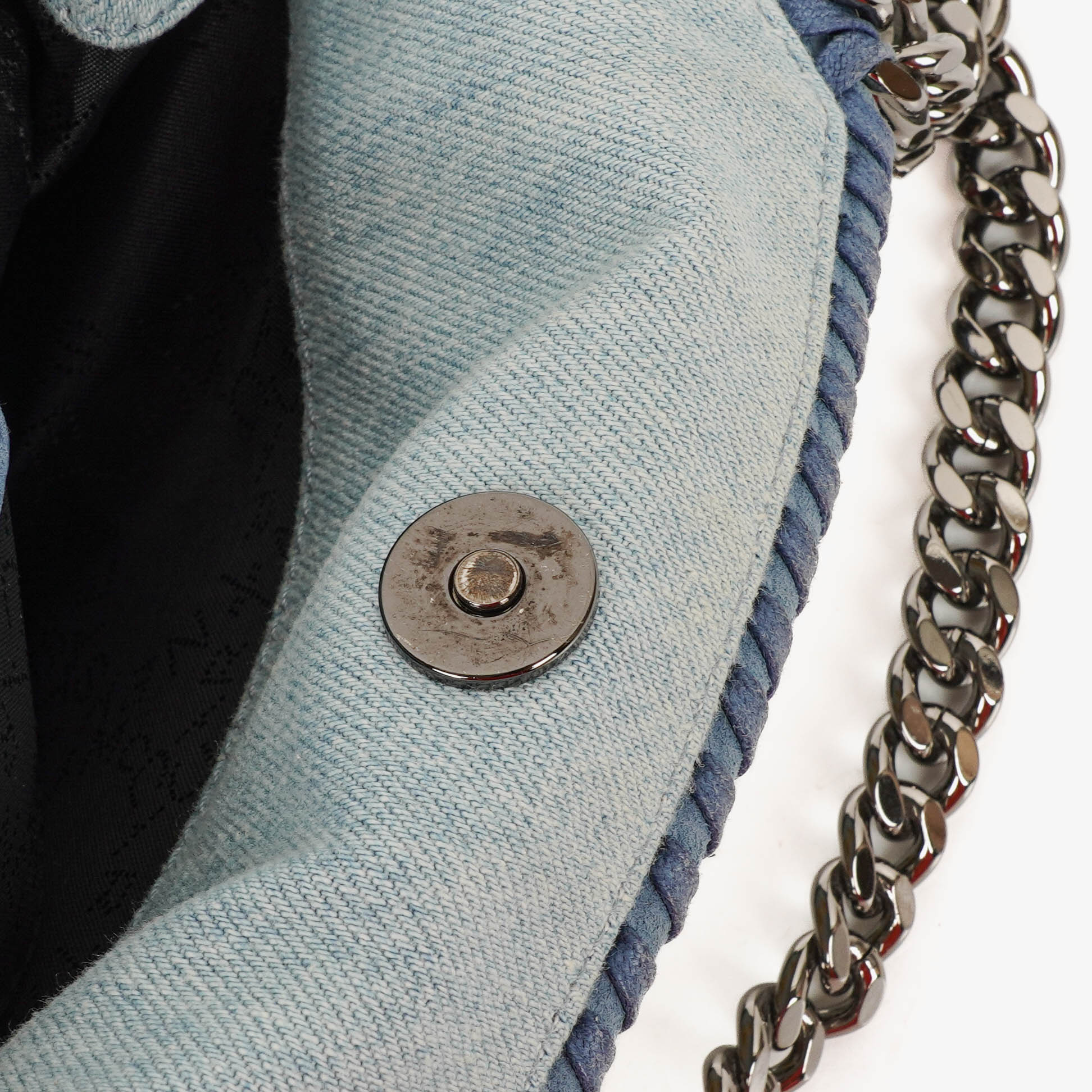 Stella McCartney Falabella Mini Tote aus blauem Denim mit Blumen