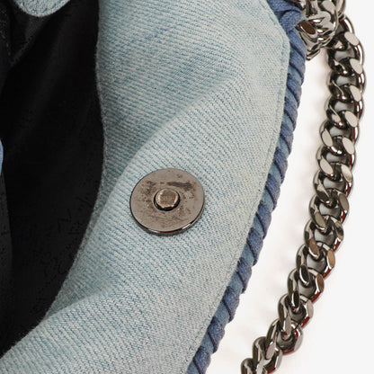 Stella McCartney Falabella Mini Tote aus blauem Denim mit Blumen