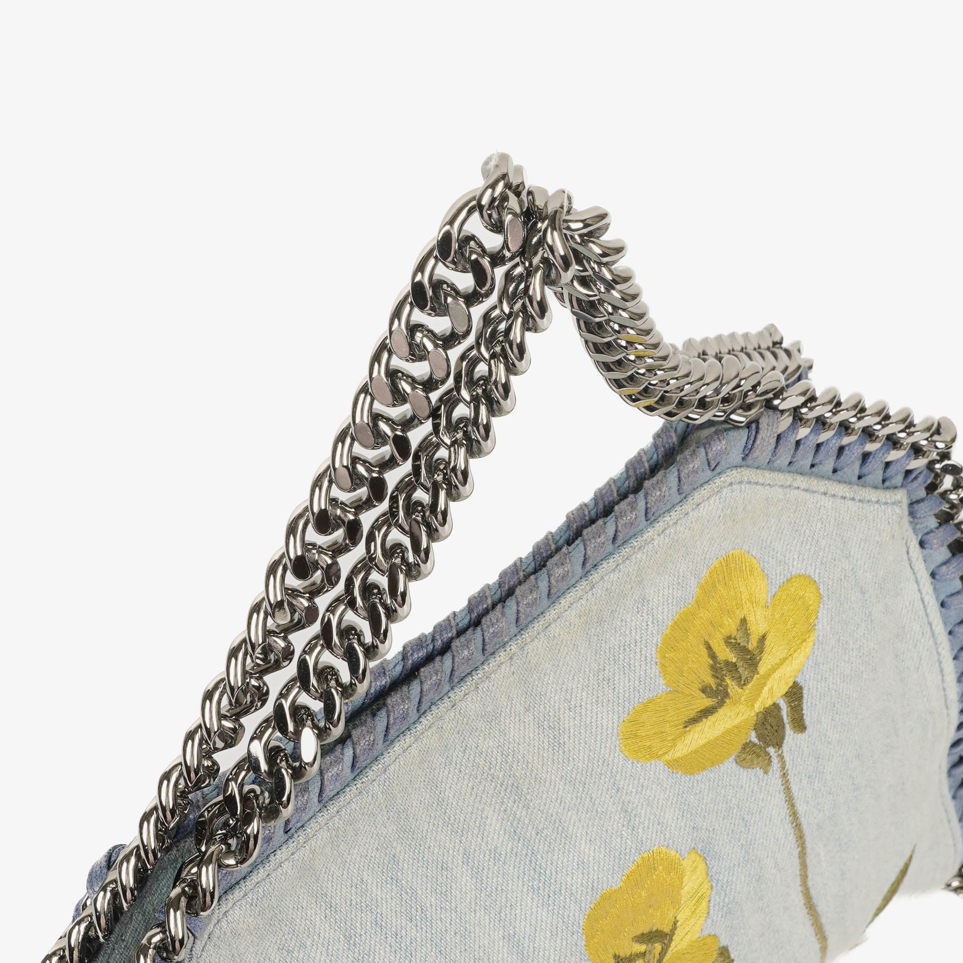 Stella McCartney Falabella Mini Tote aus blauem Denim mit Blumen