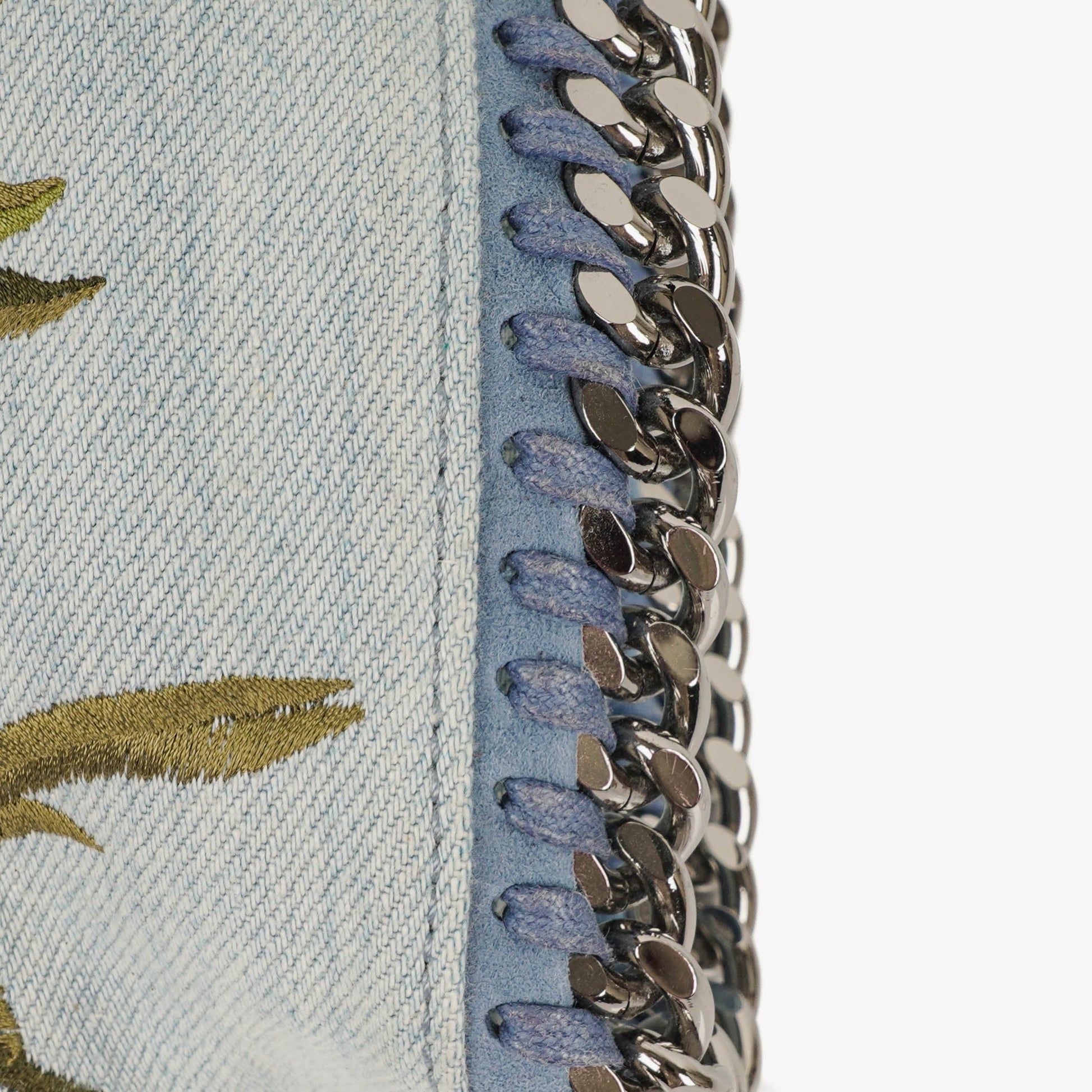 Stella McCartney Falabella Mini Tote aus blauem Denim mit Blumen