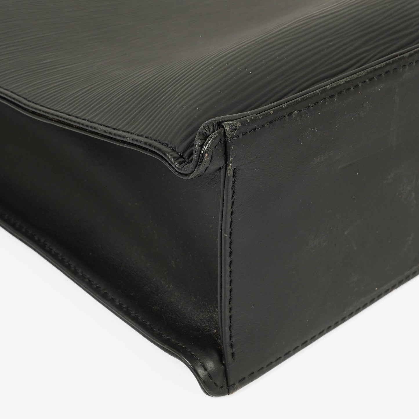 Louis Vuitton Sac Plat Tasche aus schwarzem Epi-Leder