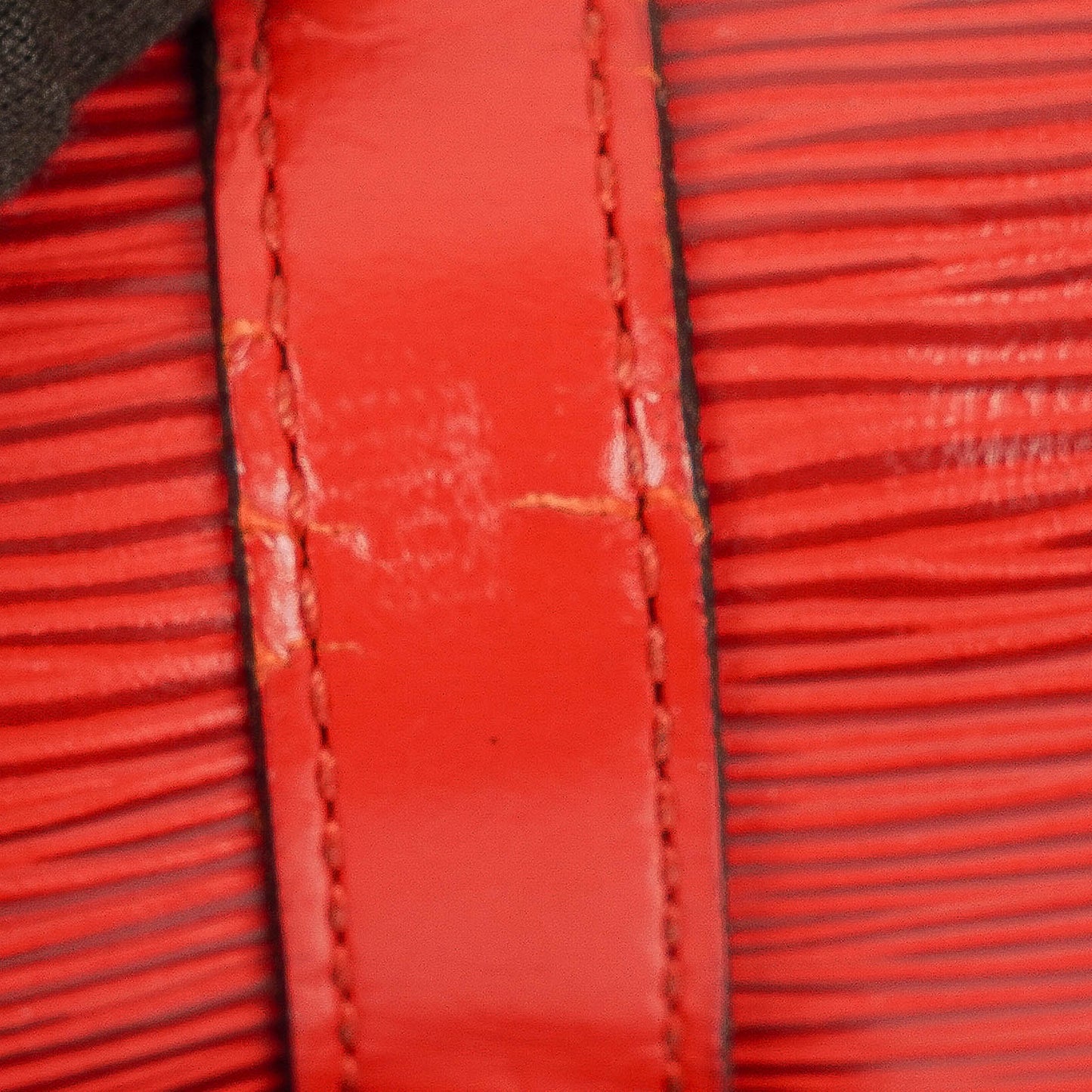 Louis Vuitton Soufflot Handtasche aus rotem Epi-Leder