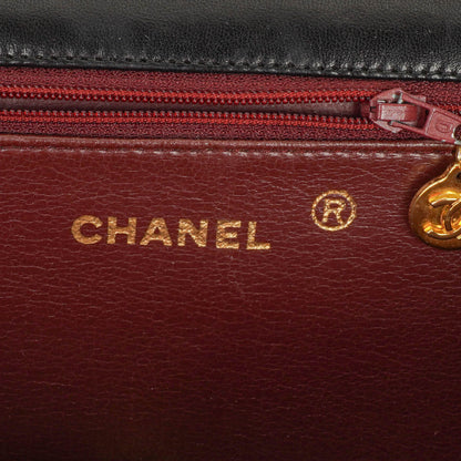 Chanel Classic Full Flap Bag aus schwarzem gestepptem Leder mit 24K vergoldeter Hardware