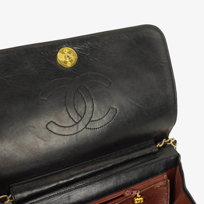 Chanel Classic Full Flap Bag aus schwarzem gestepptem Leder mit 24K vergoldeter Hardware
