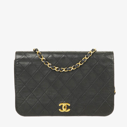 Chanel Classic Full Flap Bag aus schwarzem gestepptem Leder mit 24K vergoldeter Hardware