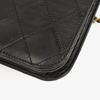 Chanel Classic Full Flap Bag aus schwarzem gestepptem Leder mit 24K vergoldeter Hardware