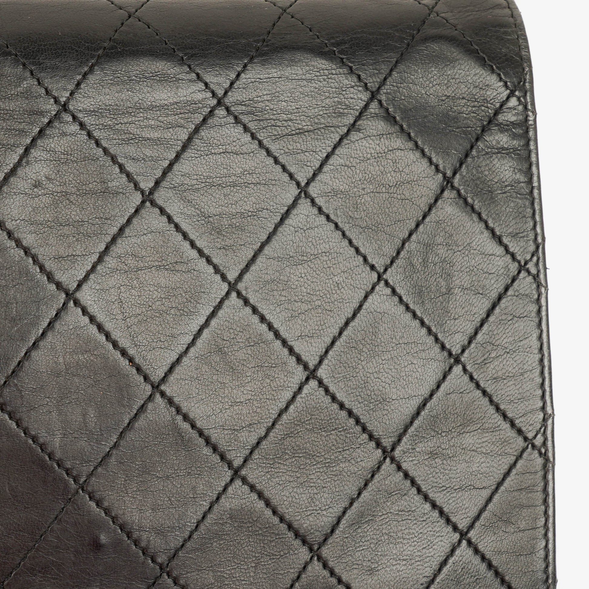 Chanel Classic Full Flap Bag aus schwarzem gestepptem Leder mit 24K vergoldeter Hardware
