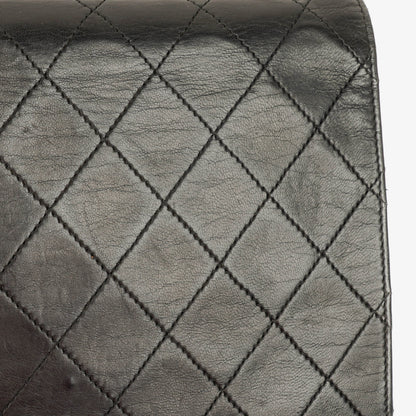 Chanel Classic Full Flap Bag aus schwarzem gestepptem Leder mit 24K vergoldeter Hardware