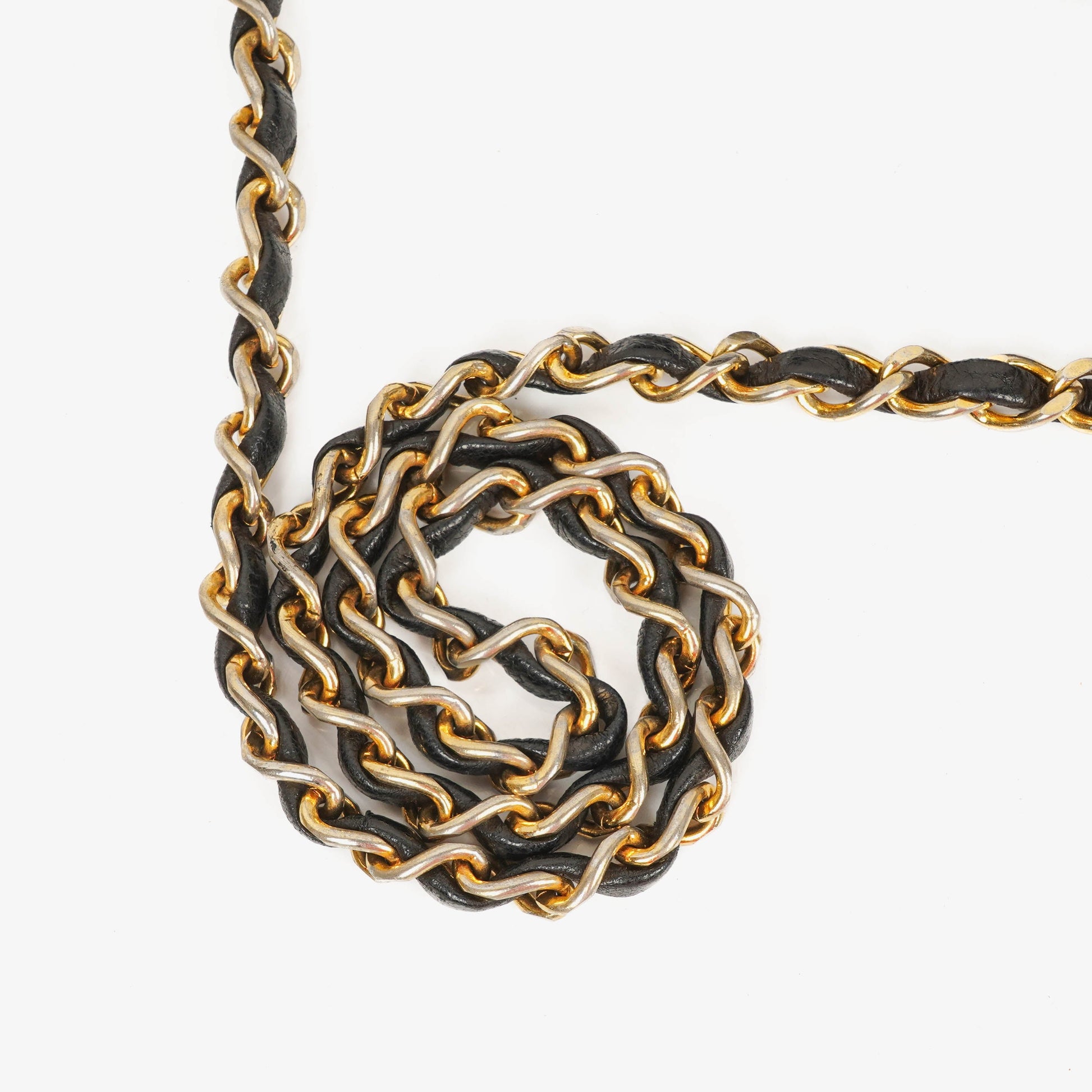 Chanel Classic Full Flap Bag aus schwarzem gestepptem Leder mit 24K vergoldeter Hardware