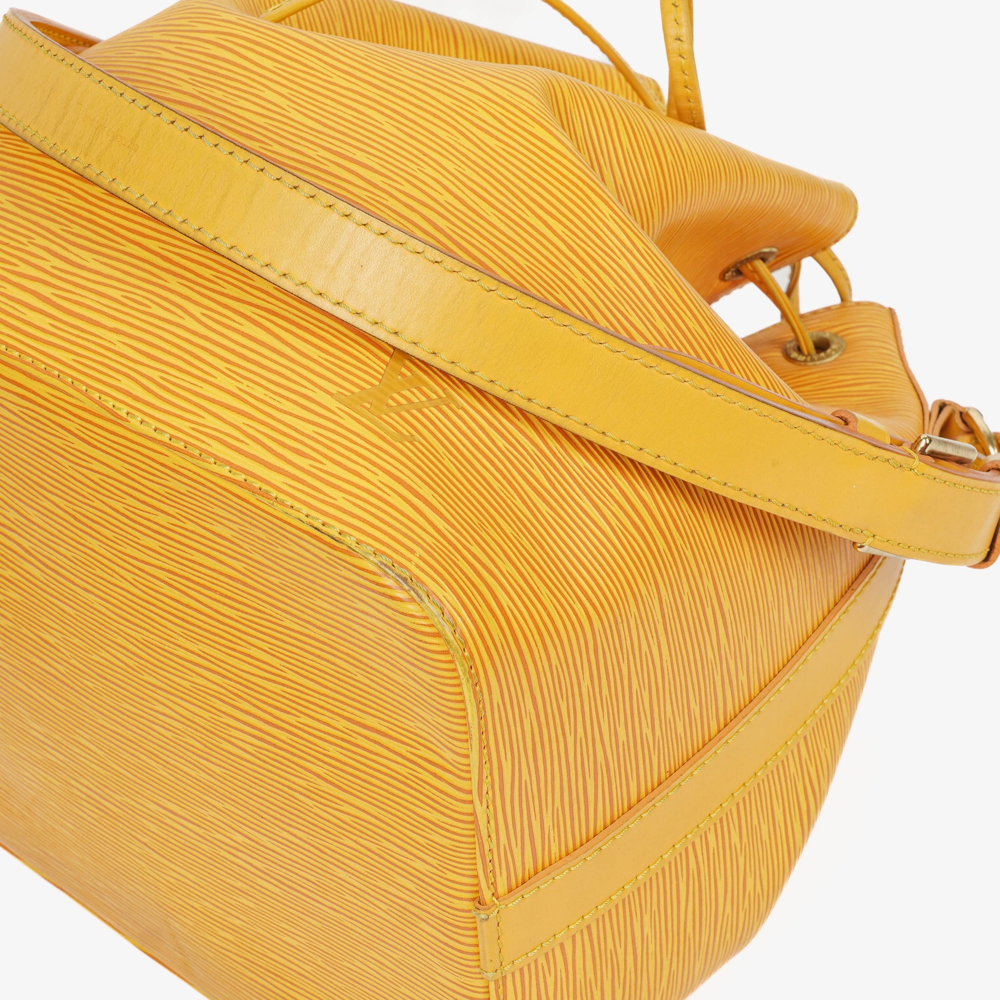 Louis Vuitton Petit Noe Schultertasche aus gelbem Epi Leder