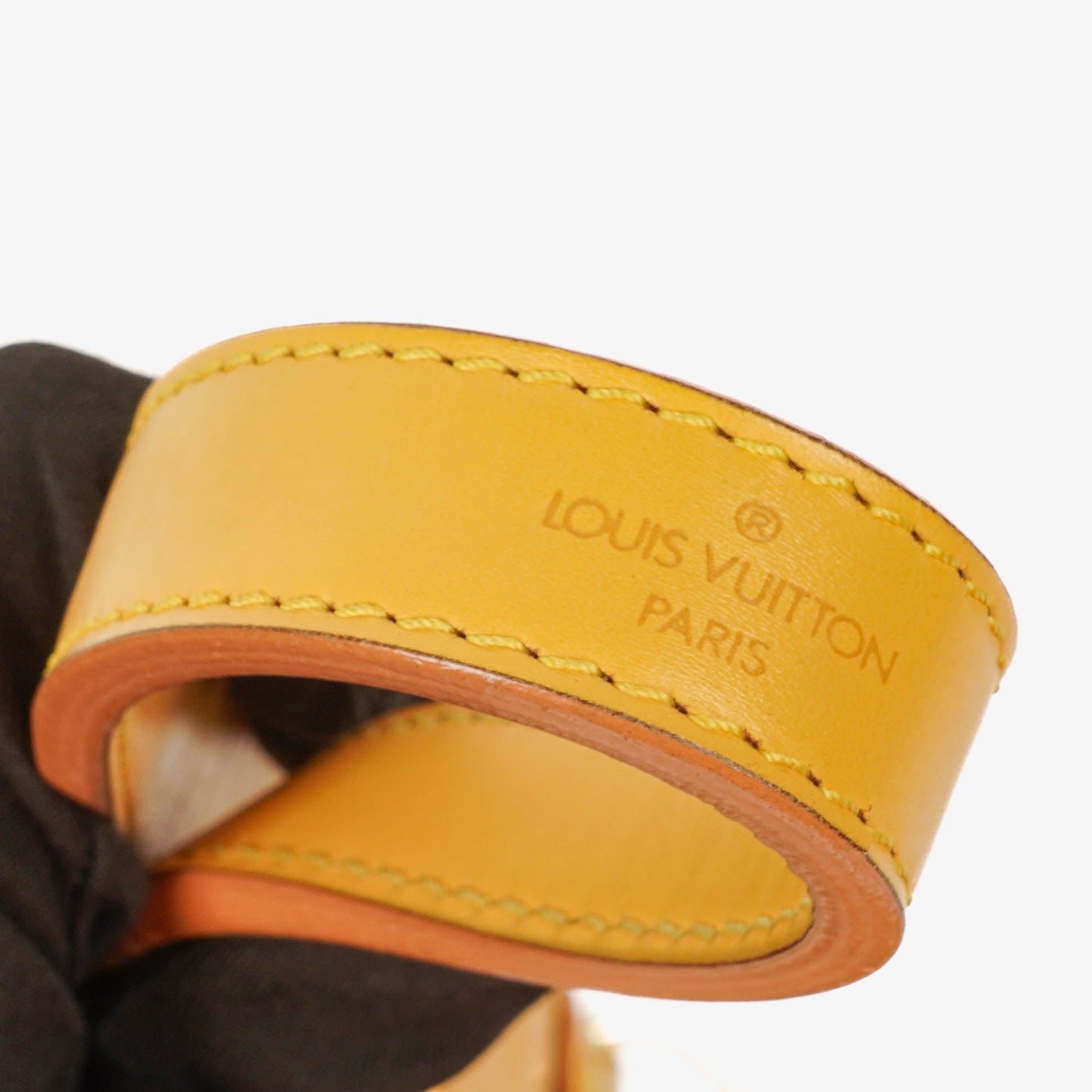Louis Vuitton Petit Noe Schultertasche aus gelbem Epi Leder