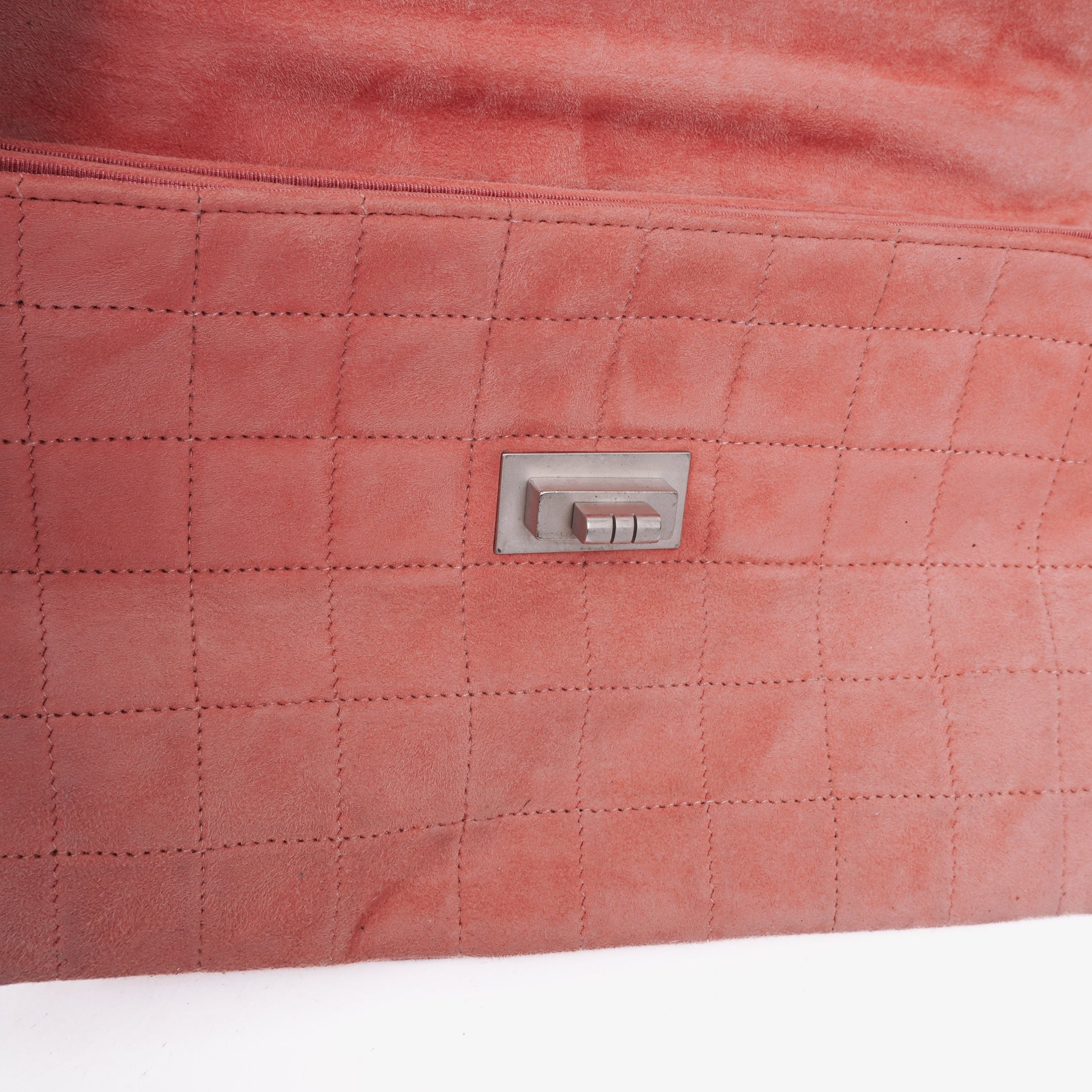 Chanel Chocolate Bar Mademoiselle Flap Tasche aus rosa Wildleder