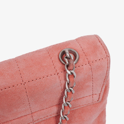 Chanel Chocolate Bar Mademoiselle Flap Tasche aus rosa Wildleder