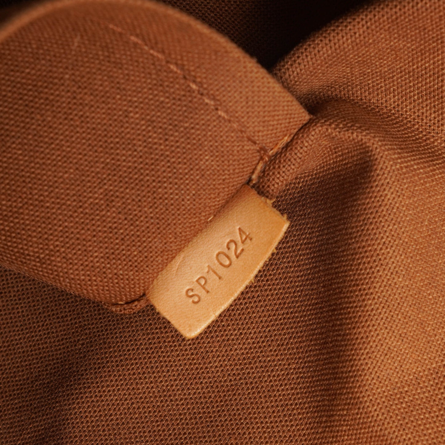 Louis Vuitton Batignolles Tasche aus Monogram Canvas
