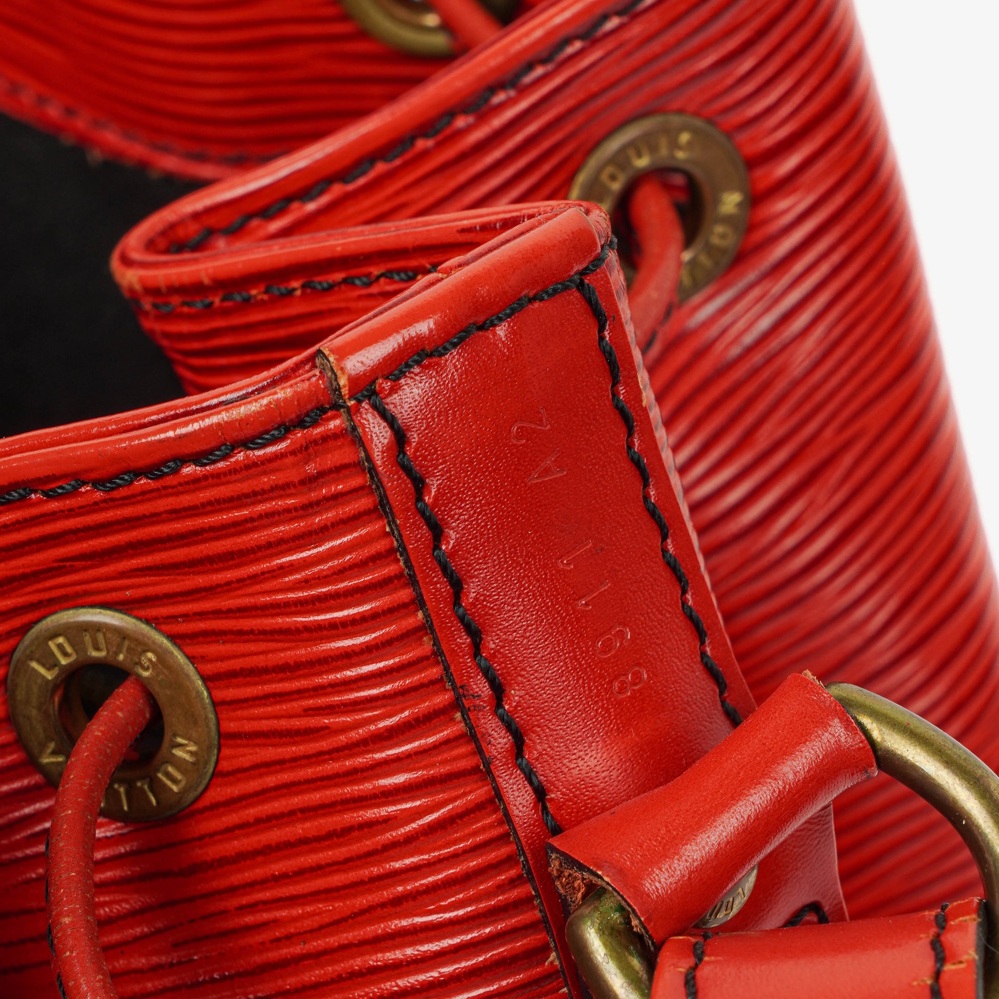 Louis Vuitton Noe Grande GM Schultertasche aus rotem Epi Leder