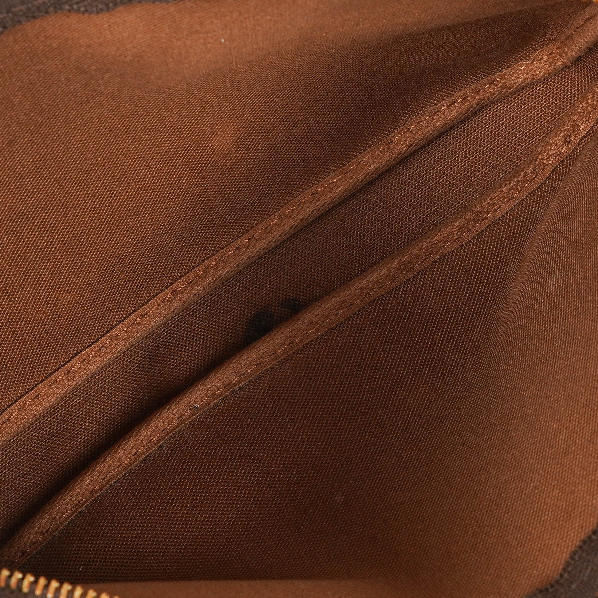Louis Vuitton Pochette Accessoires Clutch aus Monogram Canvas