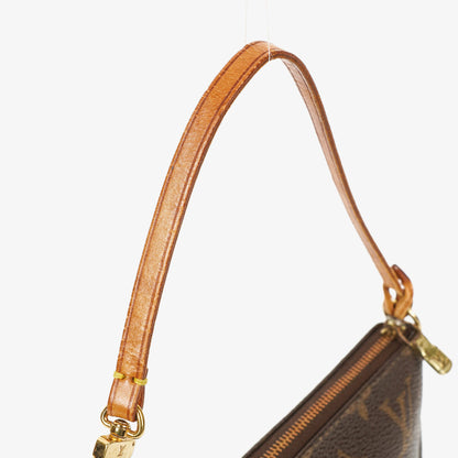 Louis Vuitton Pochette Accessoires Clutch aus Monogram Canvas