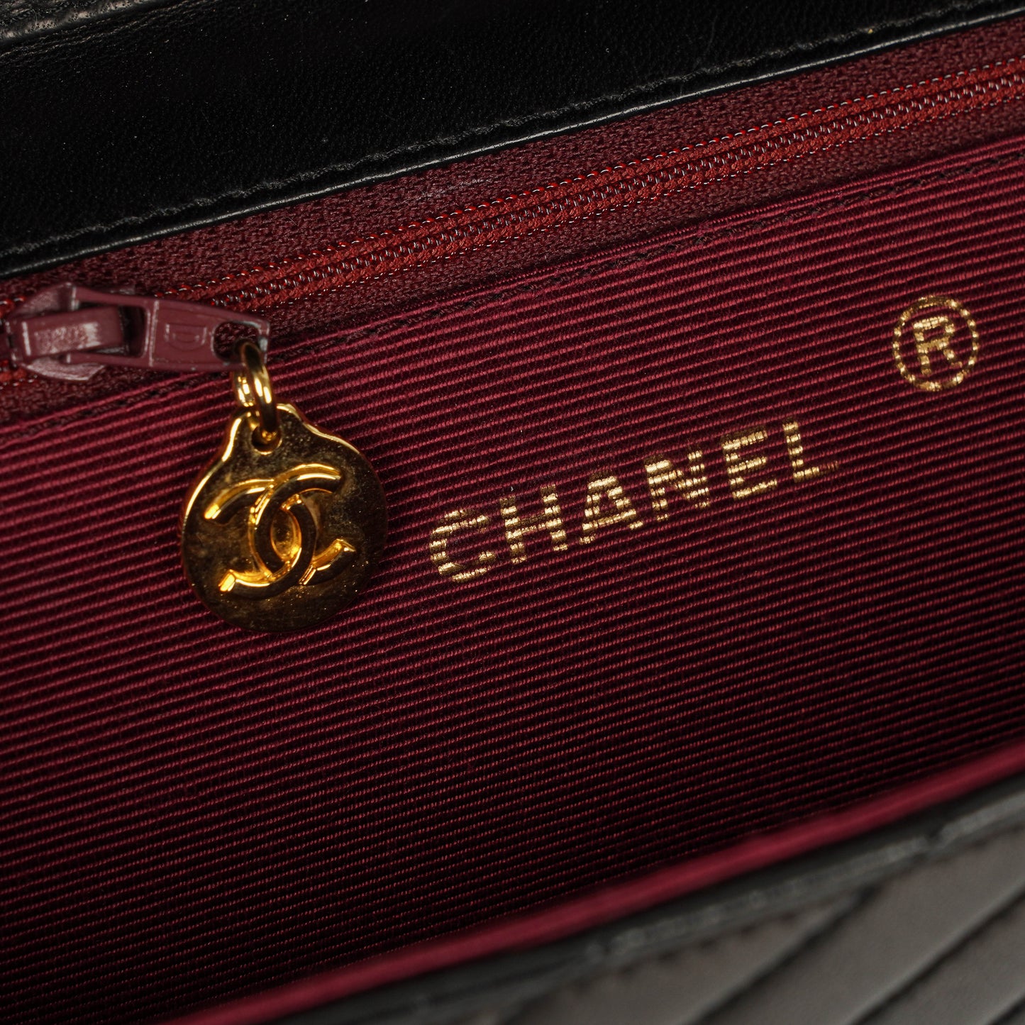 Chanel Classic Single Flap Bag aus schwarzem diagonal gestepptem Lammleder mit 24K vergoldeter Hardware