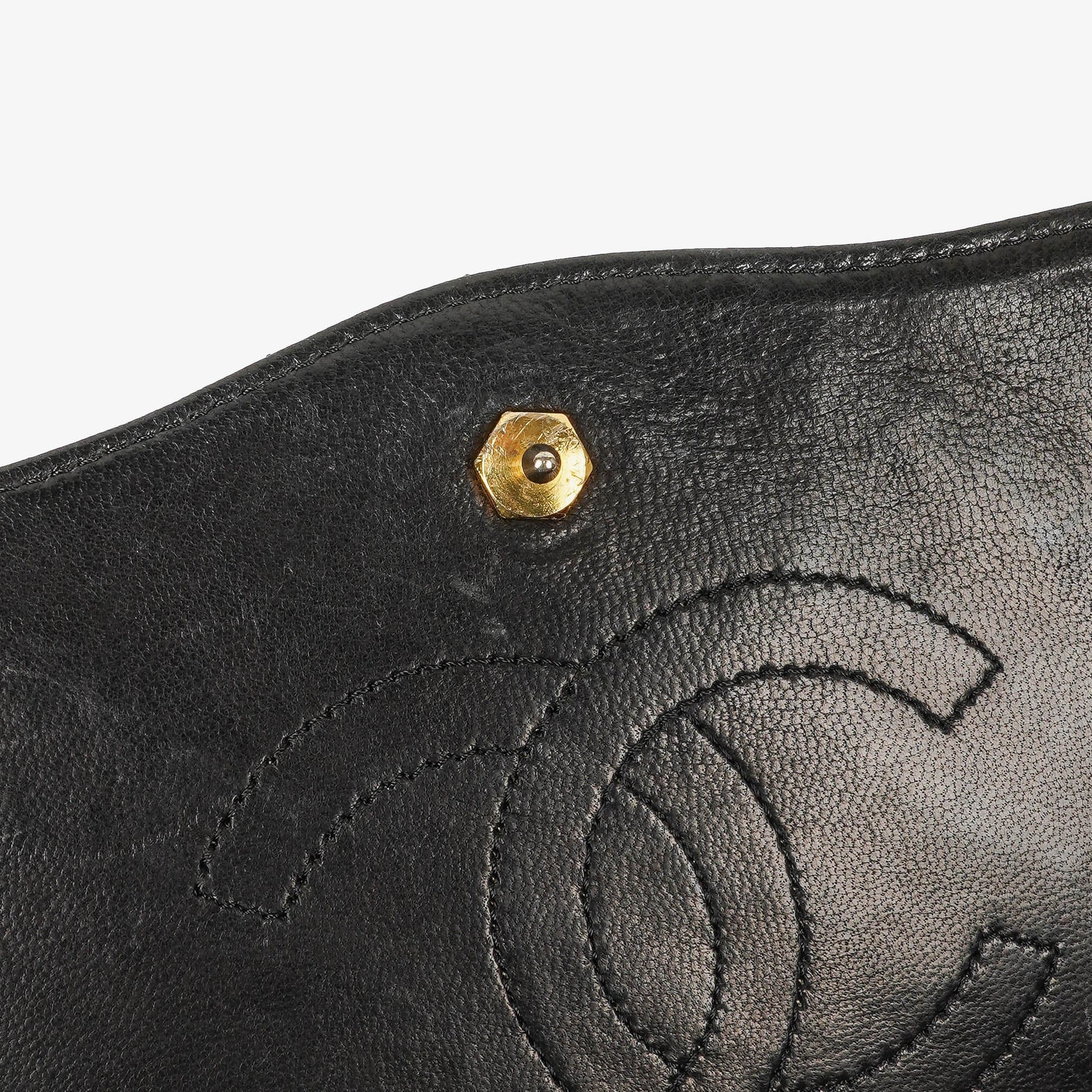 Chanel Classic Single Flap Bag aus schwarzem diagonal gestepptem Lammleder mit 24K vergoldeter Hardware