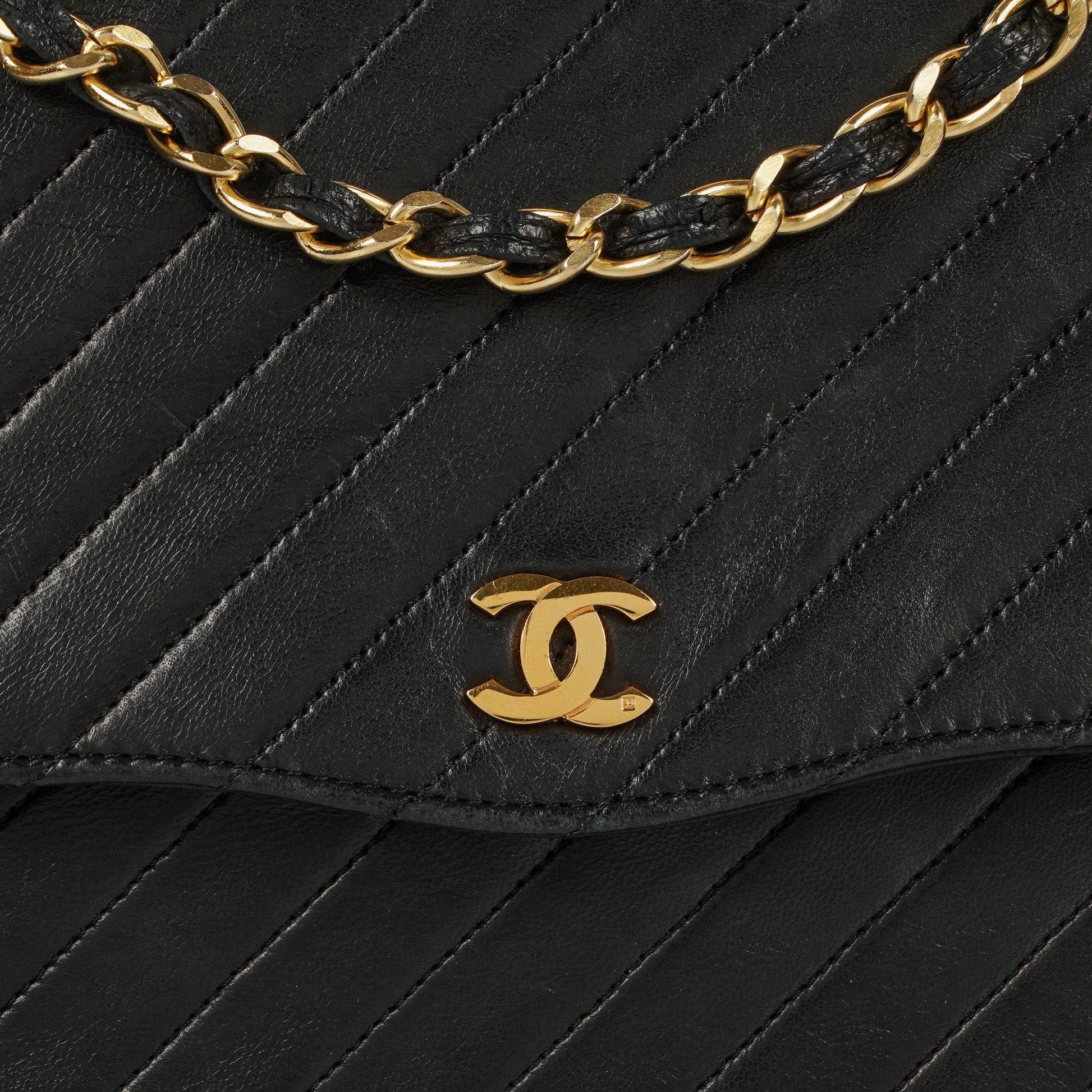 Chanel Classic Single Flap Bag aus schwarzem diagonal gestepptem Lammleder mit 24K vergoldeter Hardware