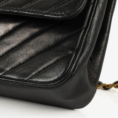 Chanel Classic Single Flap Bag aus schwarzem diagonal gestepptem Lammleder mit 24K vergoldeter Hardware