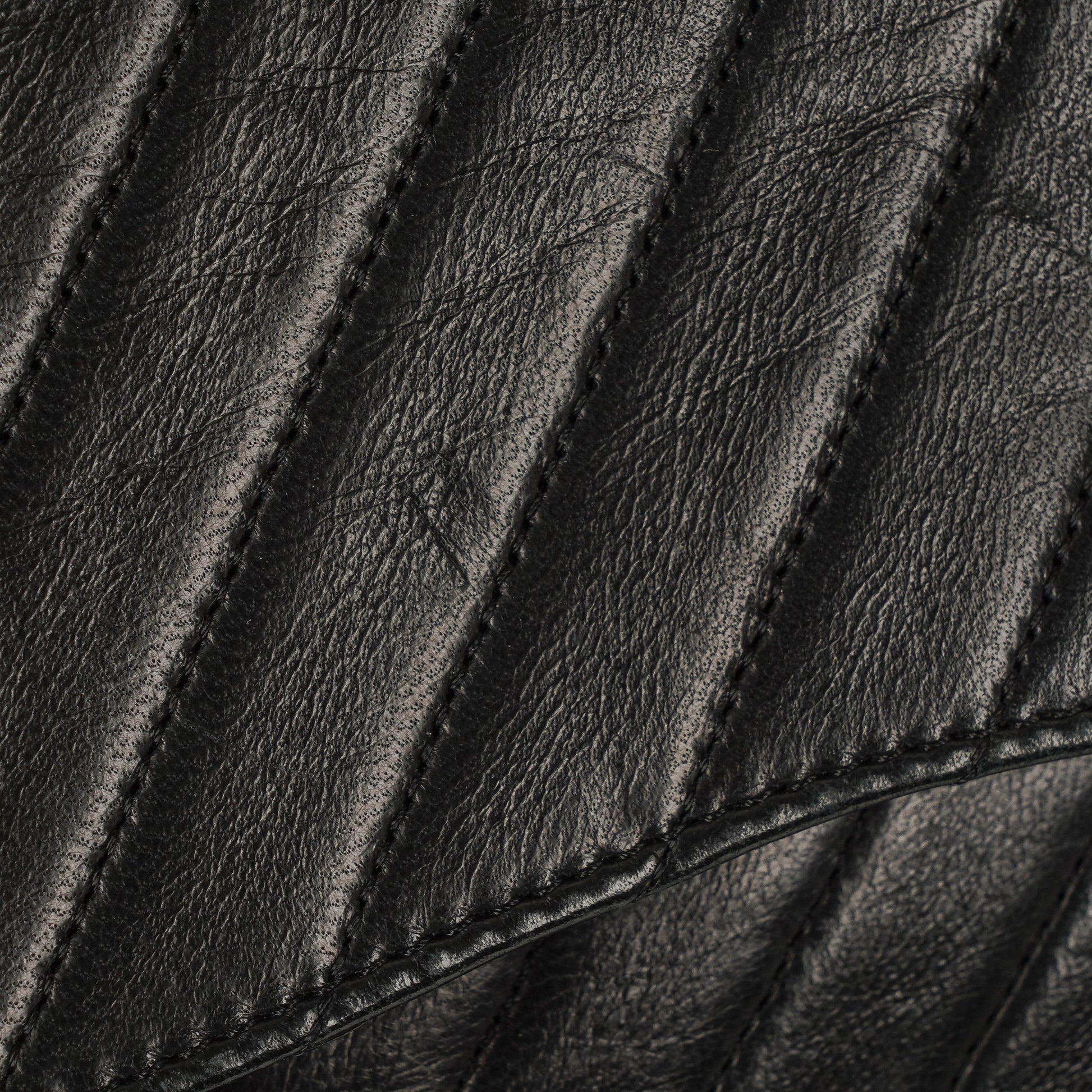 Chanel Classic Single Flap Bag aus schwarzem diagonal gestepptem Lammleder mit 24K vergoldeter Hardware