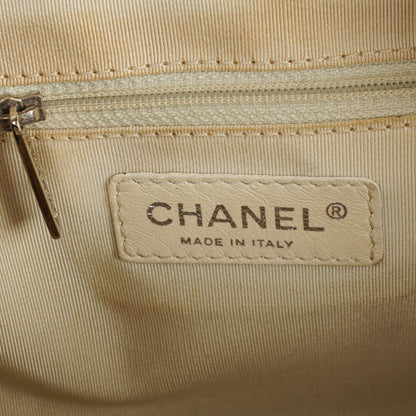 Chanel All Day Long Medium Bowling Bag aus Chevron-gestepptem Leder