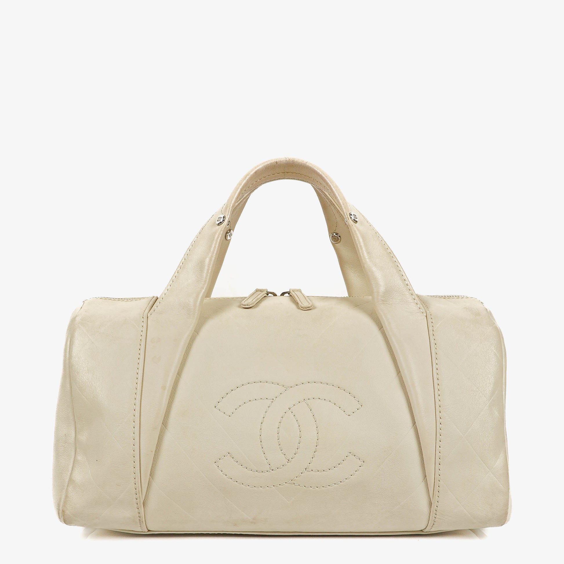 Chanel All Day Long Medium Bowling Bag aus Chevron-gestepptem Leder
