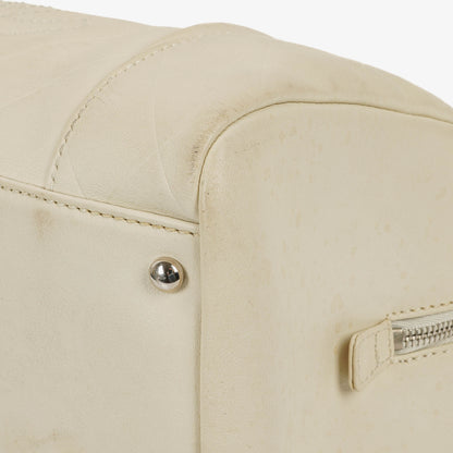 Chanel All Day Long Medium Bowling Bag aus Chevron-gestepptem Leder