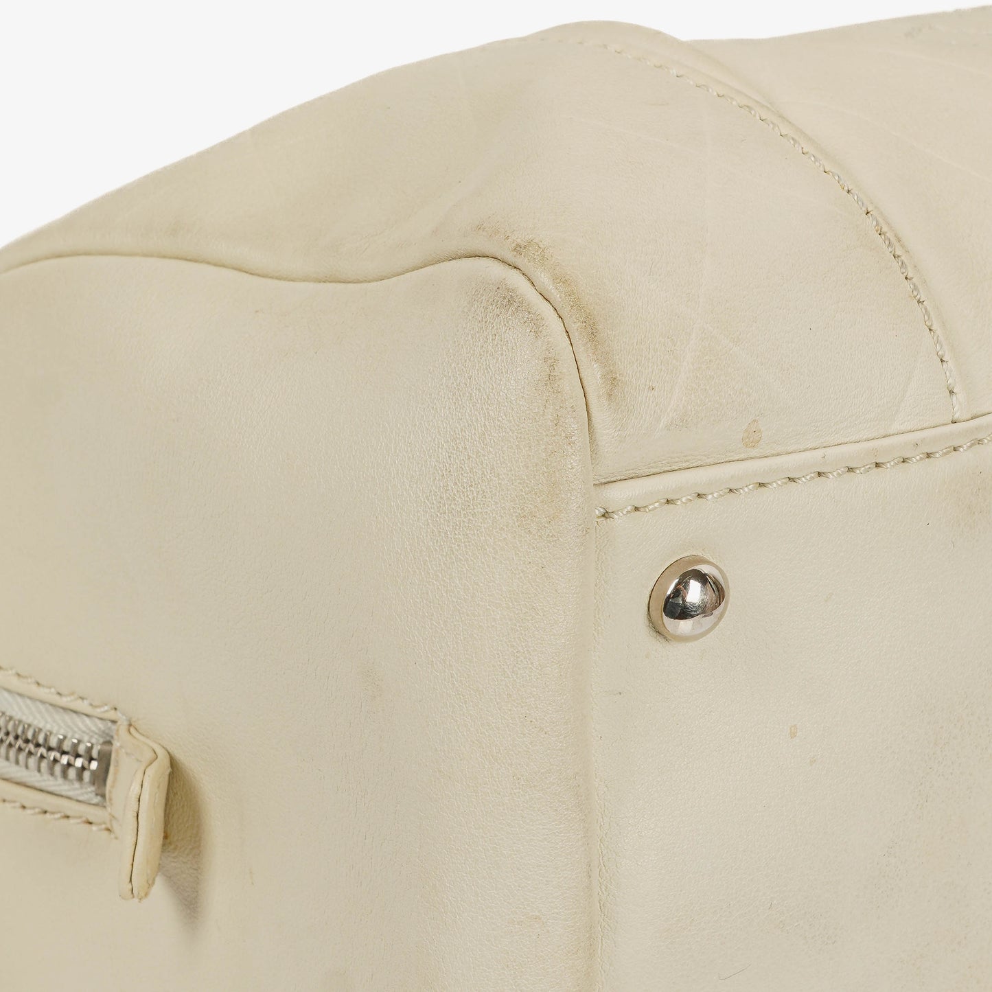 Chanel All Day Long Medium Bowling Bag aus Chevron-gestepptem Leder